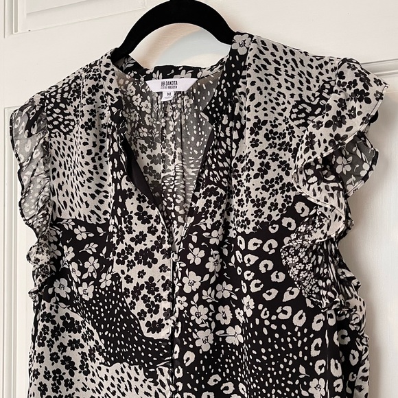 BB Dakota | Ruffle blouse - Picture 2 of 9